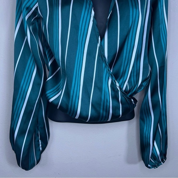 XS RUE21 GREEN STRIPED SATIN BLOUSE LONG SLEEVE GLAM SOFT - Picture 4 of 11